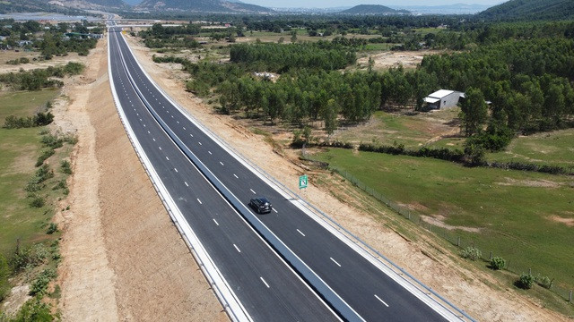 Cao tốc Nha Trang - Cam Lâm khánh thành vào ngày 18/6