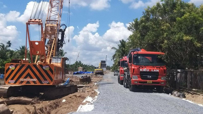 Thi công đoạn dẫn cầu Rạch Miễu 2 phía Tiền Giang