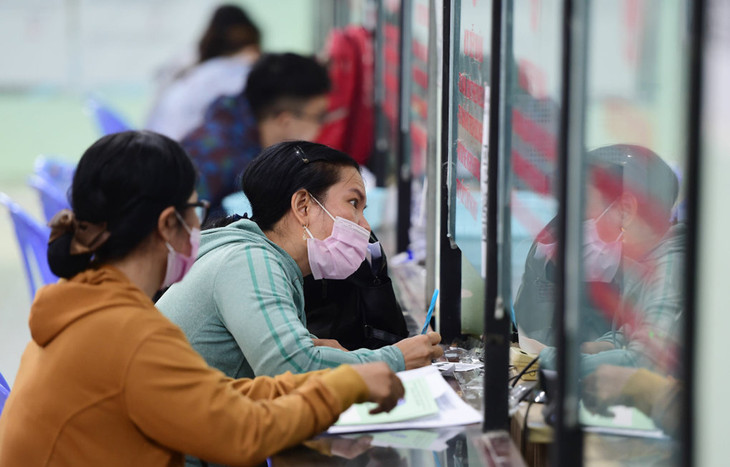 Lao động làm thủ tục hưởng bảo hiểm thất nghiệp tại TP.HCM