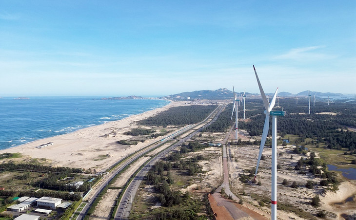 Cánh đồng điện gió ở Khu kinh tế Nhơn Hội Cánh đồng điện gió ở Khu kinh tế Nhơn Hội