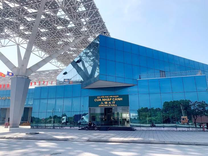 Cửa khẩu quốc tế Móng Cái (Khu vực cầu Bắc Luân II) phía Việt Nam đã chuẩn bị sẵn sàng cho việc đón nhận xe tự lái từ nước bạn sang