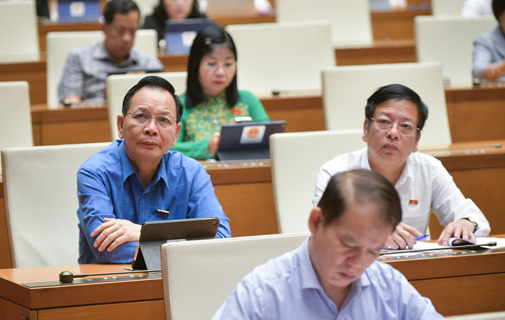 Tại phiên thảo luận đã có 22 đại biểu phát biểu, 1 đại biểu tranh luận