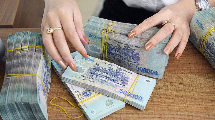 Đà giảm lãi suất tiết kiệm chưa dừng lại khi có 20 ngân hàng điều chỉnh thêm trong tháng qua