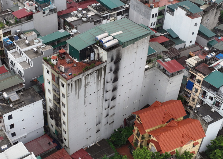 Chung cư mini ở phố Khương Hạ, phường Khương Đình, Thanh Xuân bị cháy đêm 12/9 Chung cư mini ở phố Khương Hạ, phường Khương Đình, Thanh Xuân bị cháy đêm 12/9