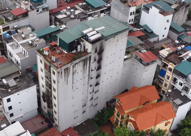 Chung cư mini ở phố Khương Hạ, phường Khương Đình, Thanh Xuân bị cháy đêm 12/9 Chung cư mini ở phố Khương Hạ, phường Khương Đình, Thanh Xuân bị cháy đêm 12/9