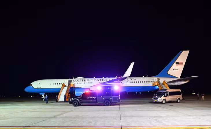 Theo chương trình nghị sự dự kiến trong 2 ngày tới, Phó Tổng thống Mỹ sẽ có các cuộc tiếp kiến, làm việc với nhiều lãnh đạo chủ chốt của Việt Nam; tham dự một số sự kiện bên lề chuyến thăm và rời Việt Nam vào chiều 26/8