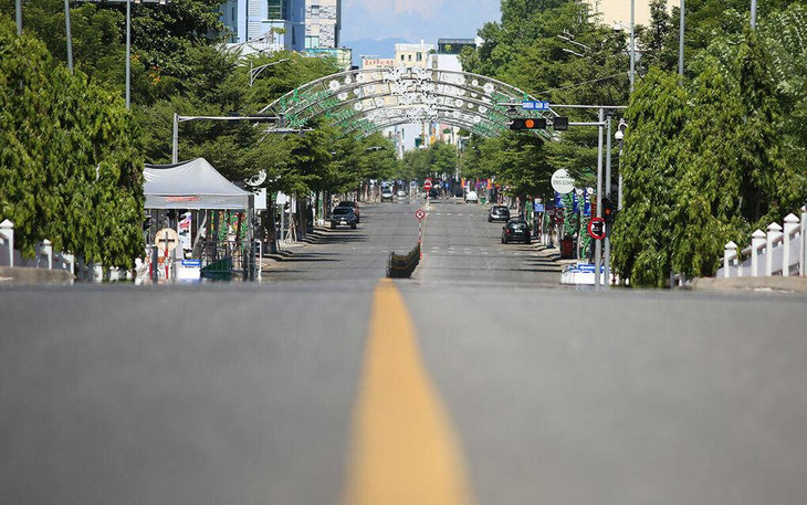 Chuỗi 7 ngày yêu cầu người dân &quot;ở yên trong nhà&quot; sẽ hết hiệu lực vào 8h ngày 23/8, nay kéo dài đến 8h ngày 26/8