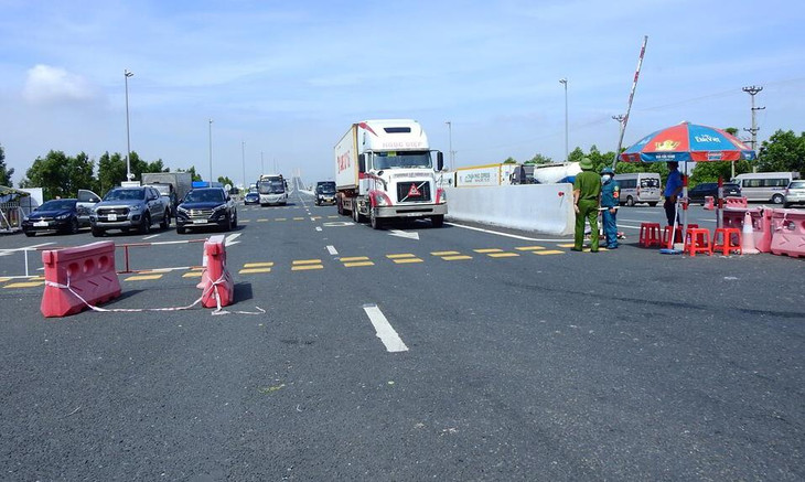 Số lượng người và phương tiện vào Quảng Ninh tăng đột biến trong những ngày qua