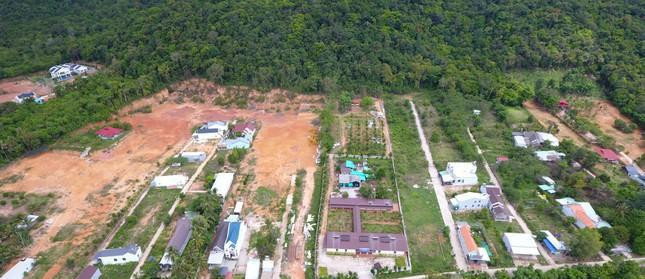 Trường hợp là đất trồng cây lâu năm, đất nông nghiệp khác ở khu vực đô thị (thị trấn, phường) thì thành phố Rạch Giá, Hà Tiên, Phú Quốc diện tích tối thiểu được phép tách thửa là 300 m2.