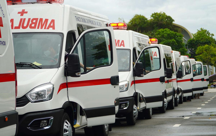 Trung tâm cấp cứu 115 TP.HCM nhận 10 xe cứu thương đặc chủng để chống dịch Covid-19