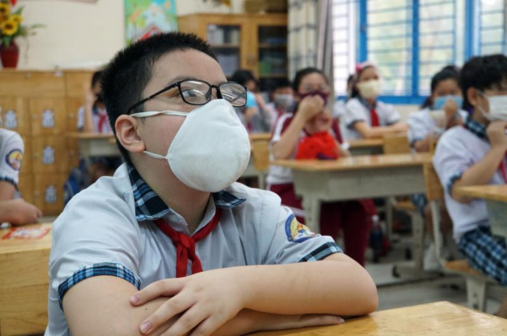 Tại TP.HCM, học sinh trung học bắt đầu chương trình từ 1/9, học sinh tiểu học từ 8/9