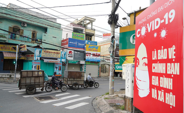 Hầu hết các tuyến đường tại TP.HCM đều khá vắng vẻ ngày đầu quân đội tham gia siết chặt giãn cách xã hội