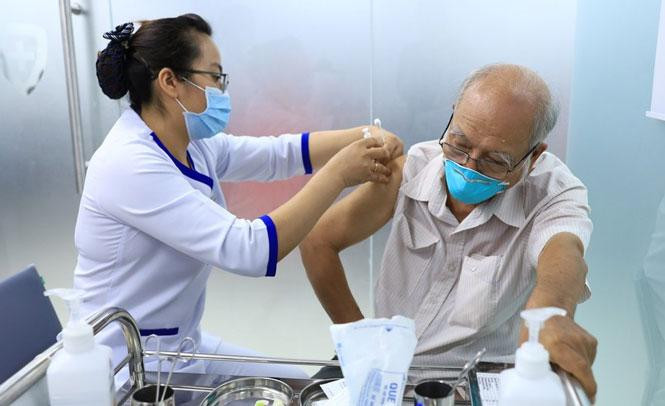 Ưu tiên cao nhất phân bổ vaccine cho TP.HCM và tổ chức thực hiện chiến dịch tiêm vaccine miễn phí, kịp thời, an toàn, hiệu quả