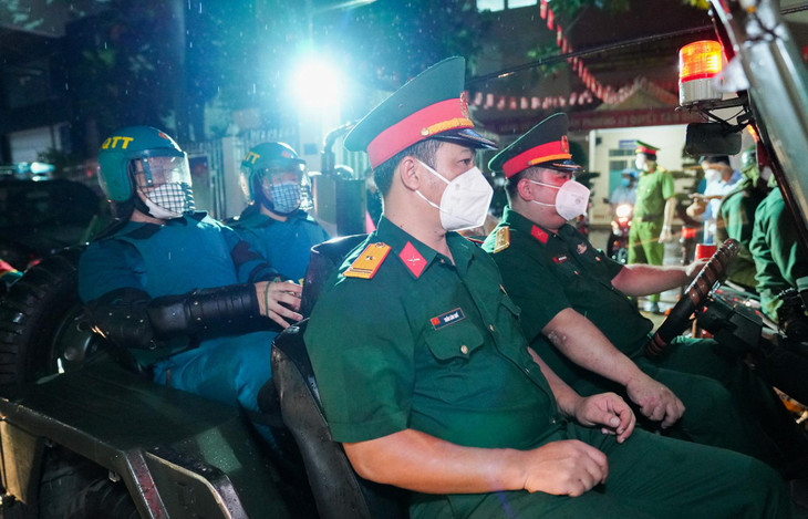 TP.HCM sẽ có 12 chốt kiểm soát cấp thành phố và 251 chốt, trạm cấp quận, huyện. Lực lượng quân đội sẽ được thu xếp để ở lại ngay tại phường, xã, thị trấn nơi đang làm nhiệm vụ để hạn chế di chuyển