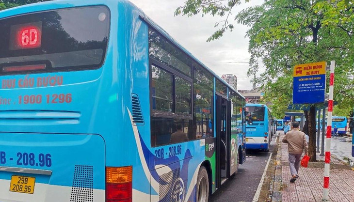 Xe buýt Hà Nội đã chính thức lăn bánh trở lại từ ngày 14/10
