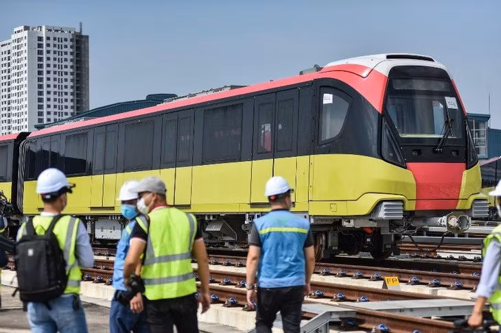 Đoàn tàu đường sắt đô thị Nhổn - ga Hà Nội đã được lắp đặt hoàn thiện