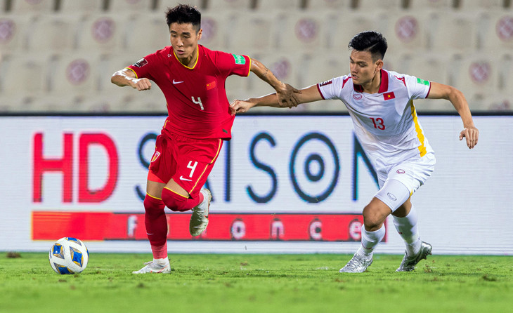 Hồ Tấn Tài (số 13) ghi dấu ấn trong trận gặp tuyển Oman (12/10) và Trung Quốc (8/10). Ảnh: AFC