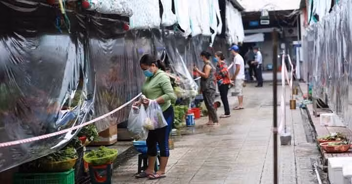 Hiện có 46/234 chợ truyền thống tại TP.HCM đã hoạt động trở lại