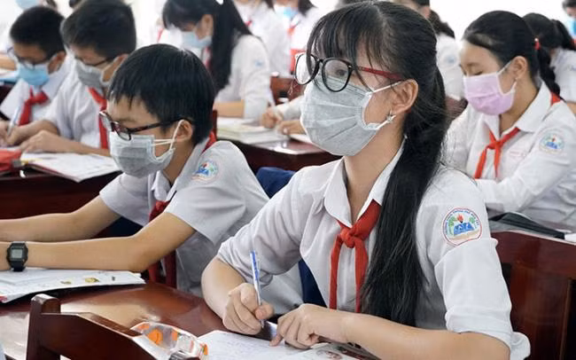 Hà Nội dự kiến chi từ nguồn ngân sách gần 900 tỷ đồng để giảm 50% học phí năm học 2021 - 2022