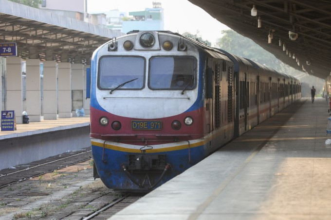 Tàu khách tại Ga Sài Gòn