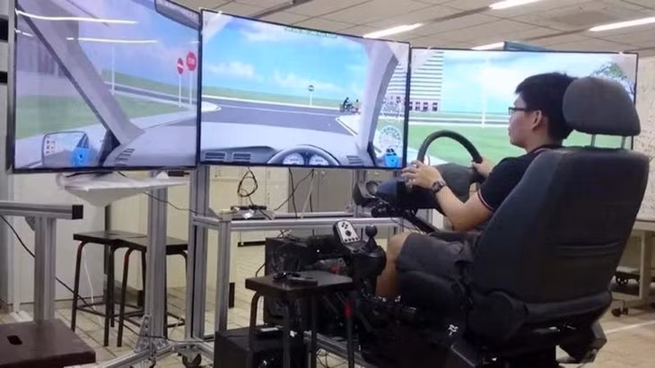 Từ ngày 1/1/2023 bắt buộc thi thực hành lái xe ô tô trên cabin ảo