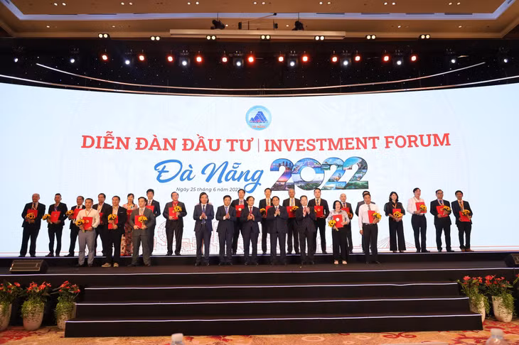 Thủ tướng Phạm Minh Chính chúc mừng các nhà đầu tư