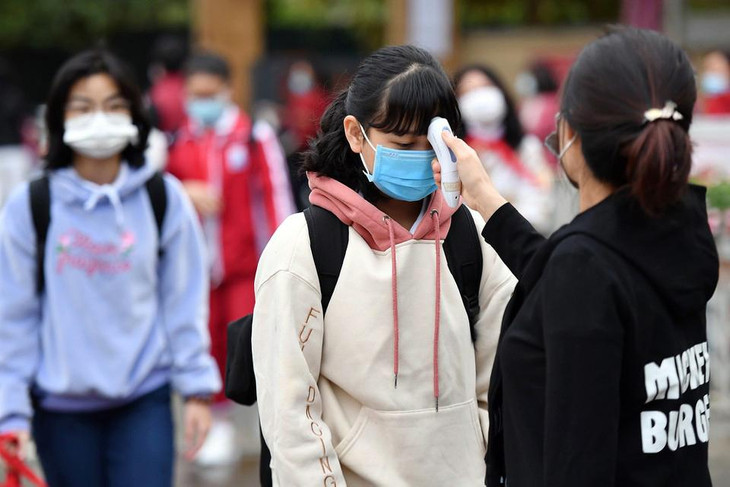 Học sinh lớp 10 và 11 sẽ không đến trường từ ngày 6/12 như kế hoạch trước đó. Ảnh minh họa