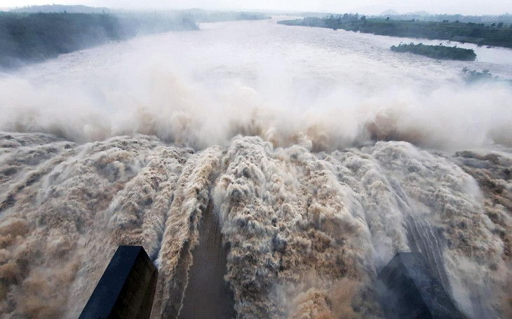 Thủy điện sông Ba Hạ ở Phú Yên xả lũ