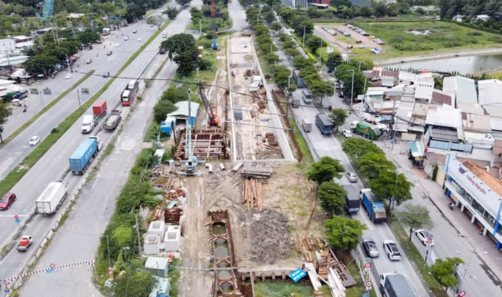 Công trường dự án hầm chui Nguyễn Văn Linh - Nguyễn Hữu Thọ