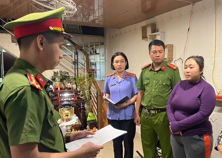 Cơ quan Cảnh sát điều tra Công an TP. Đà Nẵng tống đạt các quyết định đối với Bùi Thị Thu Nguyệt Cơ quan Cảnh sát điều tra Công an TP. Đà Nẵng tống đạt các quyết định đối với Bùi Thị Thu Nguyệt