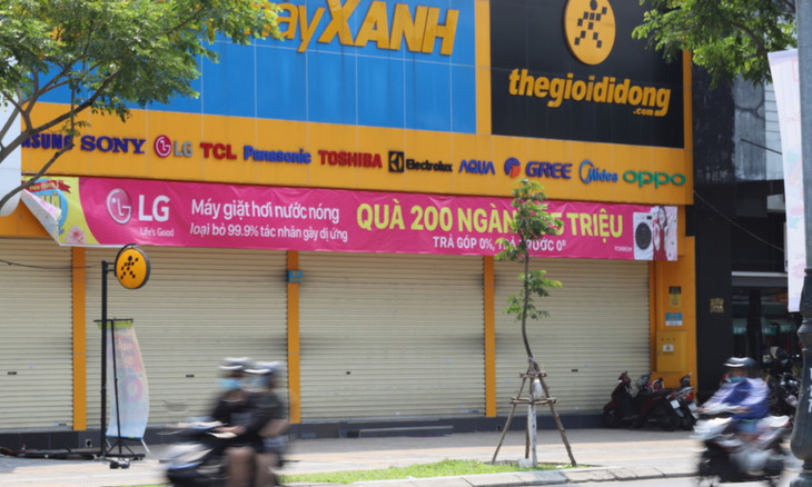 Hai tháng 10 và 11, các chuỗi bán lẻ Thế Giới Di Động, Điện Máy Xanh và TopZone đóng gần 150 cửa hàng