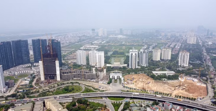 Dự án VietinBank Tower đang xây dựng dở dang nhiều năm tại Khu đô thị Ciputra (Tây Hồ, Hà Nội)