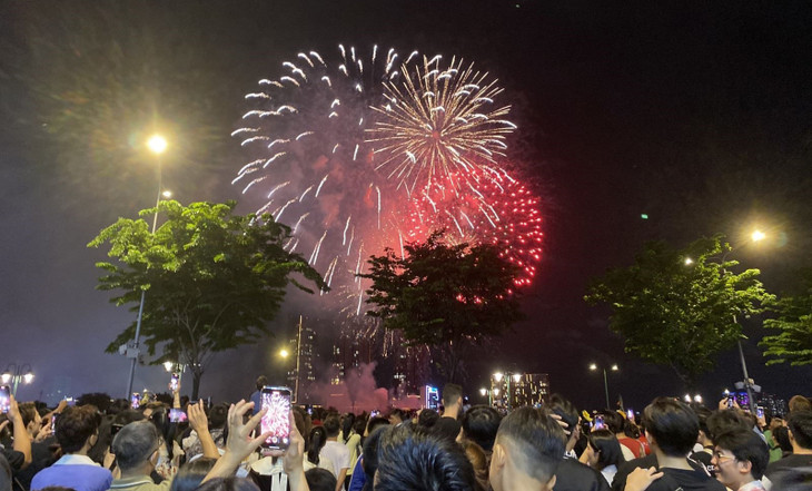 TP.HCM đề xuất 2 điểm bắn pháo hoa dịp Tết Dương lịch 2024