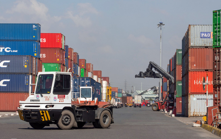 Bốc dỡ, vận chuyển hàng hóa tại cảng Cát Lái, TP.HCM Bốc dỡ, vận chuyển hàng hóa tại cảng Cát Lái, TP.HCM