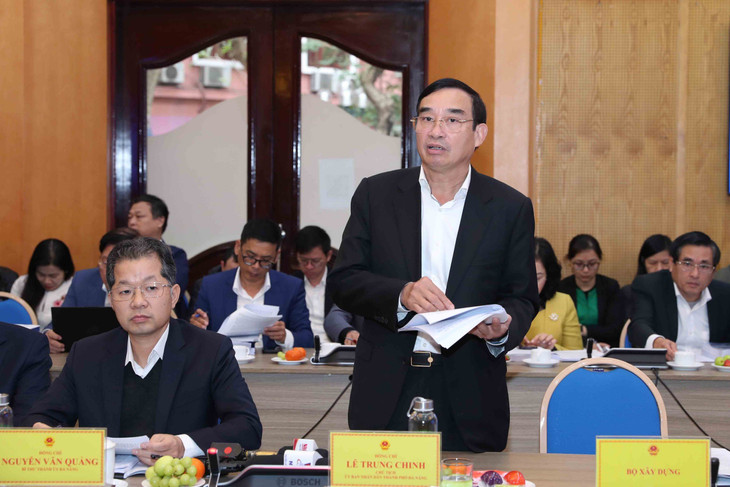 Ông Lê Trung Chinh, Chủ tịch UBND TP. Đà Nẵng phát biểu tại buổi họp