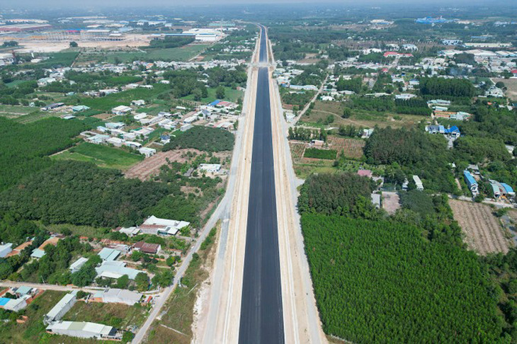 Cao tốc Biên Hòa - Vũng Tàu qua địa bàn TP. Phú Mỹ Cao tốc Biên Hòa - Vũng Tàu qua địa bàn TP. Phú Mỹ