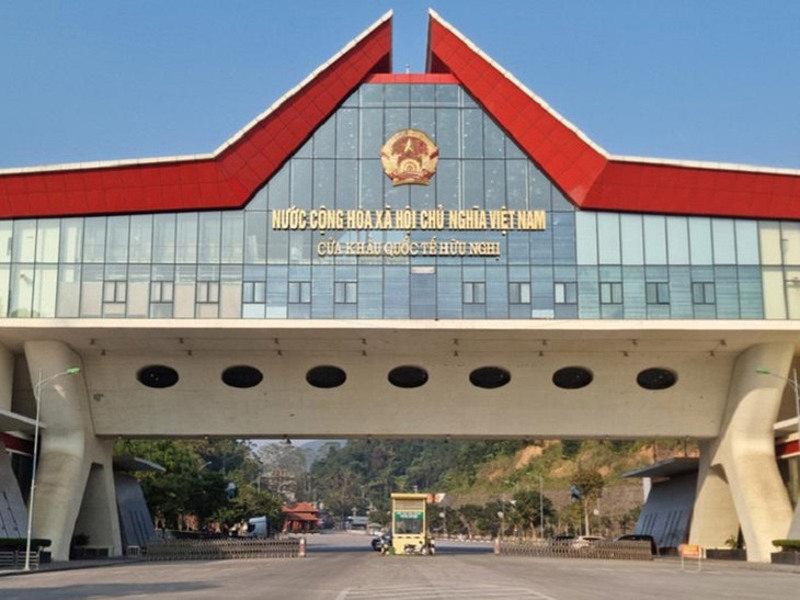 Cửa khẩu quốc tế Hữu Nghị tạm dừng thông quan từ ngày 15 - 17/4