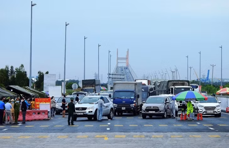 Các chốt kiểm soát ra vào tỉnh Quảng Ninh được dỡ bỏ