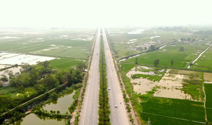 Dự án đầu tư xây dựng đường trục phía Nam thủ đô Hà Nội có tổng chiều dài toàn tuyến là 41,5km. Dự án bắt đầu khởi công vào năm 2008 giai đoạn 1 với chiều dài 19,9km. Đối ứng cho đoạn đường này là Khu đô thị mới Thanh Hà A và Thanh Hà B có tổng diện tích gần 400ha.