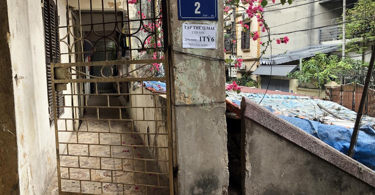 Cầu thang bộ tách rời khỏi nhà