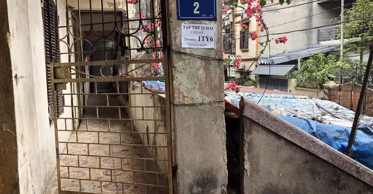 Cầu thang bộ tách rời khỏi nhà