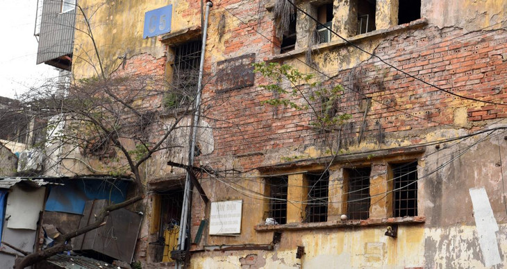 Nhà C5 Quỳnh Mai bị lún sâu