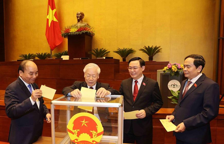 Tổng Bí thư Nguyễn Phú Trọng và các lãnh đạo Đảng, Nhà nước bỏ phiếu bầu Thủ tướng Chính phủ. Ảnh: TTXVN