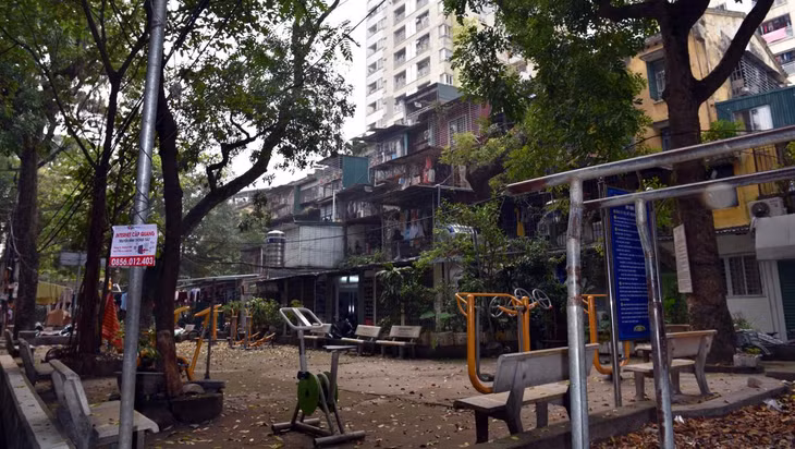 Còn lại đều trong trạng thái chờ cơ chế, chính sách. Do nhu cầu cần có không gian sinh hoạt nên tập thể, chung cư thường bị một số hộ dân lấn chiếm diện tích công cộng...