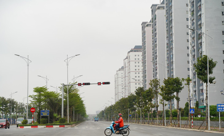 Một số khu chung cư cao tầng đã mọc lên hai bên tuyến đường "nghìn tỷ".