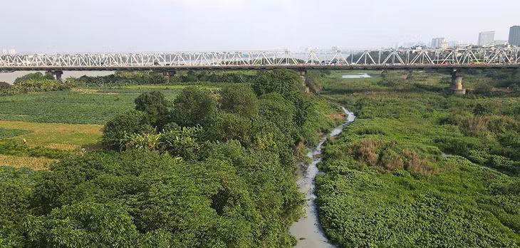 Toàn bộ đồ án được nghiên cứu trên không gian đoạn sông Hồng dài khoảng 40km từ cầu Hồng Hà đến cầu Mễ Sở, bao phủ diện tích khoảng 11.000ha; thuộc địa bàn của 55 phường, xã thuộc 13 quận, huyện; dân số tính toán theo quy hoạch khoảng 280-320 nghìn người.