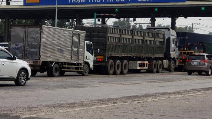 Trạm T2 trên QL51 &quot;xả trạm&quot; chiều 2/1 do xe cộ đổ dồn về Đồng Nai, TP.HCM