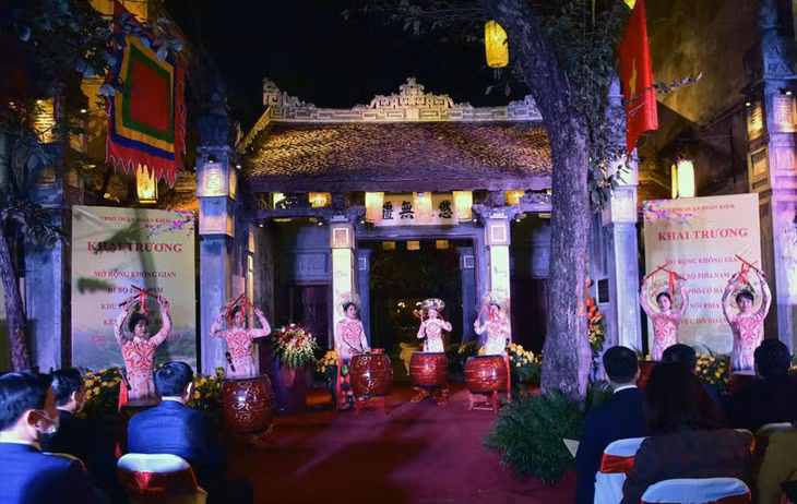 Lễ khai trương 8 tuyến phố đi bộ diễn ra tối 31/12 tại đình Kim Ngân (phố Hàng Bạc, quận Hoàn Kiếm)