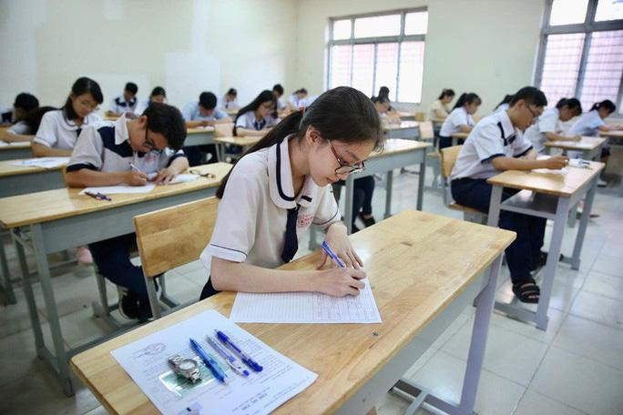 Tỉnh Quảng Ngãi hủy quyết định thu hồi 3,5 tỷ đồng tiền thưởng học sinh giỏi. Ảnh minh họa