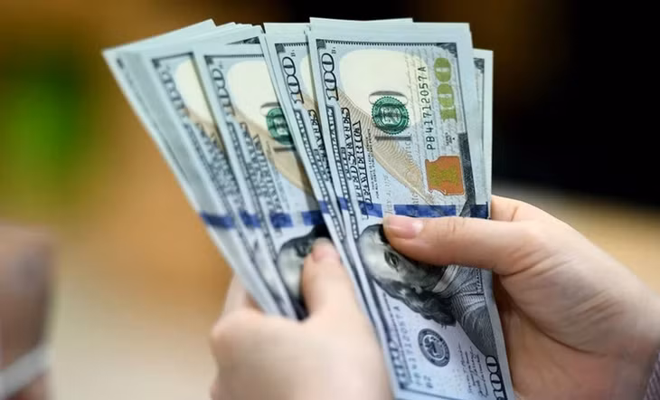 Giá giao dịch đồng bạc xanh tiếp tục tăng mạnh trên kênh giao dịch chính thức